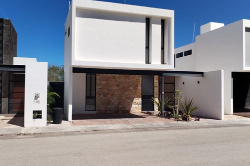 Renta De Casa Máanem, Con Todas Las Comodidades, En Renta, Totalmente Amueblada Y Con Piscina