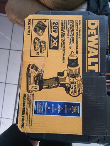 Dewalt Juego De Taladro De Impacto Dcd797d2, 2 Baterías