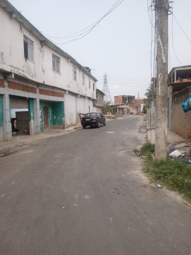 Área Com Piscina, 2 Casas, 6 Kitnet, 1 Loja !