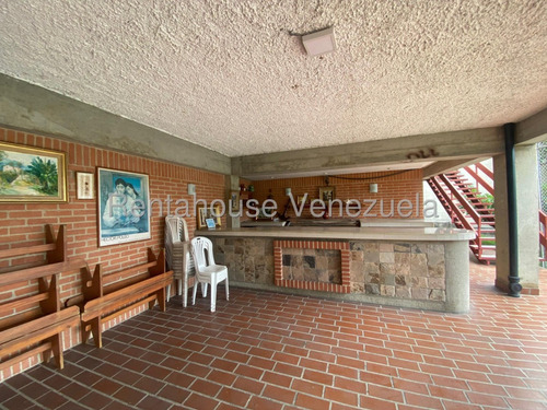 Amplio, Moderno E Impecable Apartamento En Edificio De Baja Intensidad En Venta En Los Samanes Yf