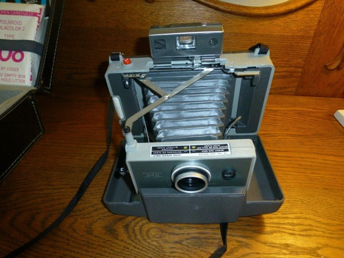 Câmera Polaroid Automática 340 Land
