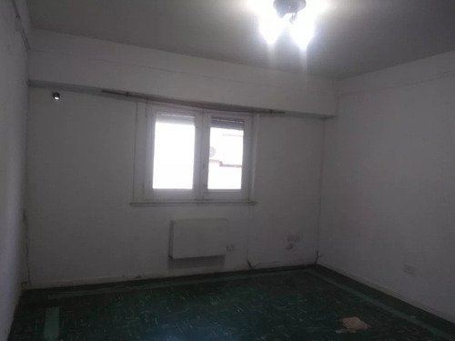 Imagen 4 de 9 de Departamento De 3 Ambientes En Venta - Castelar Sur