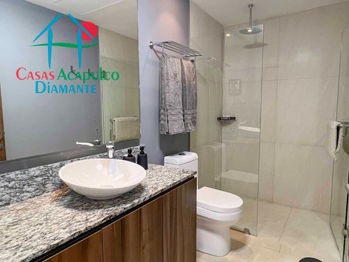 Cad La Isla Fiji R5. En Condominio De Playa. Terraza Con Vista A Las Áreas Comunes