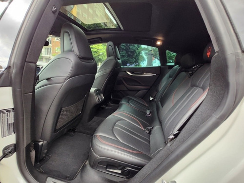 Imagen 10 de 10 de Maserati Levante 2017 29.000km