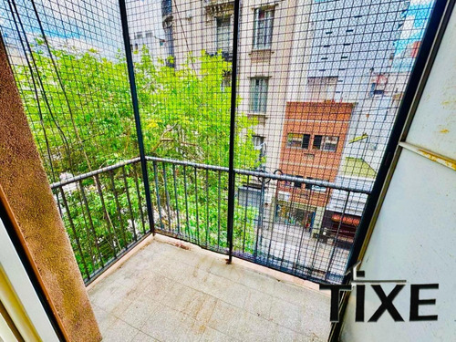 Viamonte Y Av Pueyrredón. 3 Amb. Al Frente Con Gran Cocina Y 2 Balcones.
