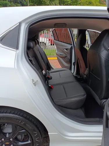 Chevrolet Onix 1.0T Premier Hatch At
