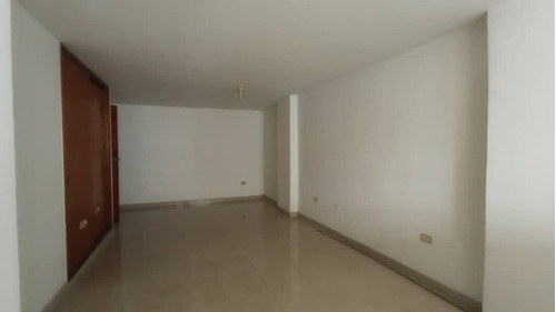 Mile/ En Venta Apartamento Tipo Estudio U Oficina En El Centro 