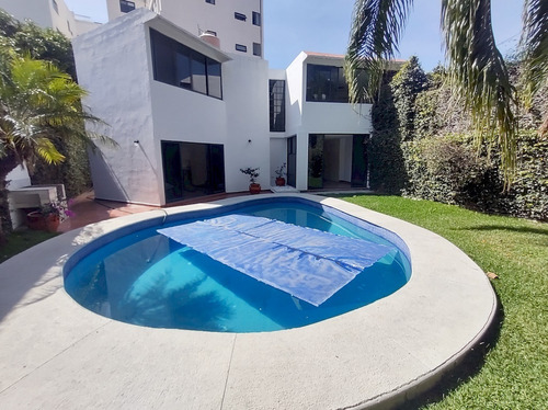 Casa En Venta  Con Alberca En  Col. Cantarranas,  Cuernavaca, Morelos.