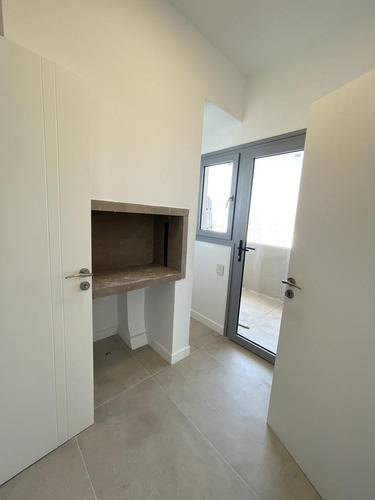 Imagen 12 de 27 de Piso - A Mts De Av. Alem - 180 Mts - Piso 14