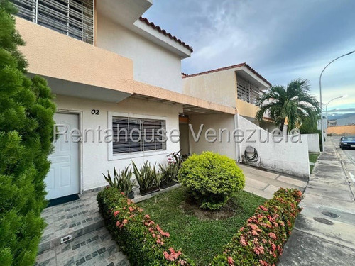 Townhouse En Venta Av Aragua Urb Conj Resid Parque La Morita 25-8301 Hc