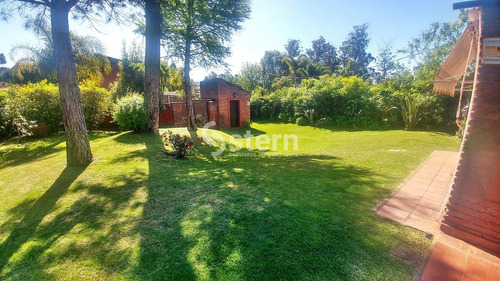 Imagen 22 de 28 de Hermosa Casa En Zona Residencial Cerca De Colegios. 3 Dormitorios. 2 Baños.