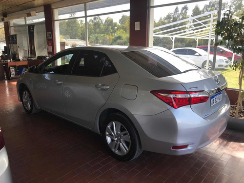 Imagen 4 de 6 de Toyota Corolla 2016 1.8 Xei Cvt Pack 140cv