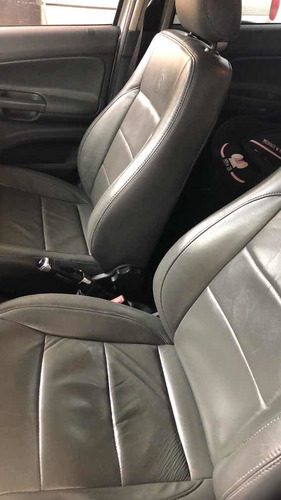 Volkswagen Voyage 1.6 Mi Flex