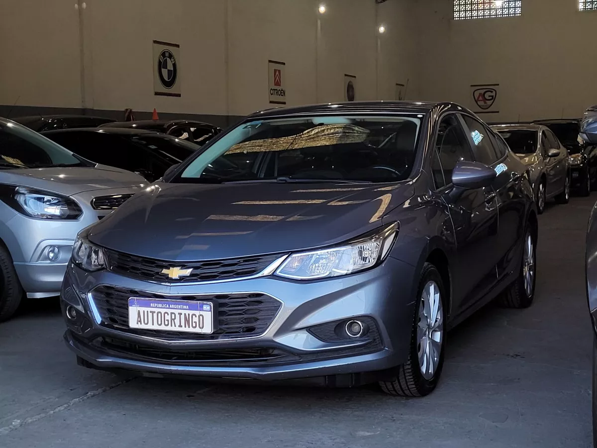 Chevrolet Cruze II 1.4 Sedan Lt