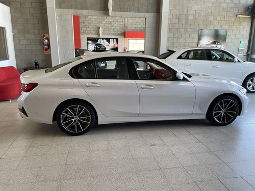 BMW Serie 3 3.0 330i Sedan Sport Line 252cv