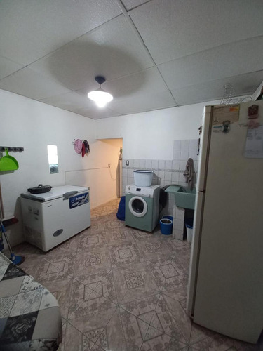 Casa Quinta En Venta - 2 Dormitorios 1 Baño - Mendoza