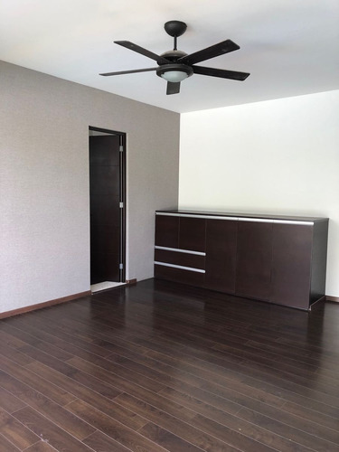 Residencia En Venta En Cumbres Del Lago, Juriquilla. Lago Saquila