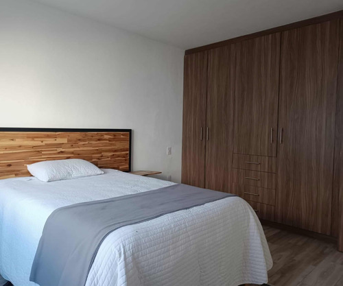 Reestrena Casa Súper Amplia Y Con Excelente Distribución