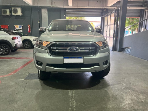 Imagen 6 de 22 de Ford Ranger Xlt 4x4 3.2 Usada 2021 Nueva Manual