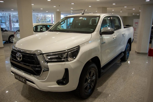 Imagen 2 de 25 de Toyota Hilux Srv 2.8tdi 4x2 Mt 204cv 0km Entrega Inmediata