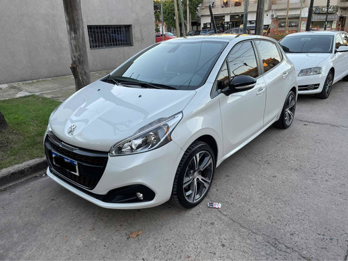 Peugeot 208 1.6 Gt Manual