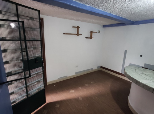 Imagen 4 de 15 de Alquiler Suite Para Estudiante O Joven Profesional, Ubicada En Sector Familiar, Cerca De Universidades, Lineas De Buses, Área De Restaurantes Y Demás Servicios.