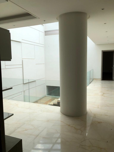 Imagen 13 de 29 de Fernando Perez Vende Penthouse A Estrenar En Terrazas Del Country Res Sibaris, Guataparo Valencia