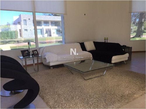 Casa En Punta Del Este, Boulevard Park | Nicolas De Modena Ref:2232- Ref: 2232