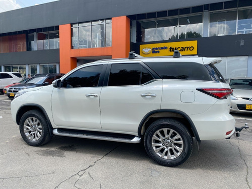 Imagen 7 de 25 de Toyota Fortuner Srv 2021