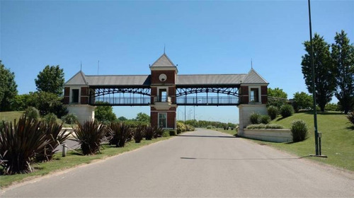Terreno En Venta En Barrio Santa Emilia, Pilar Del Este.