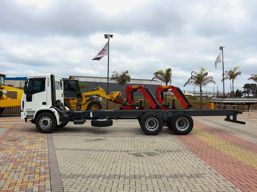 Imagem 3 de 15 de Iveco Tector 260e28 2014 6x4 No Chassi=17280,2628,24280