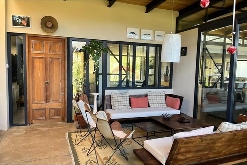 Vive La Comodidad En Este Hogar De Ensueño