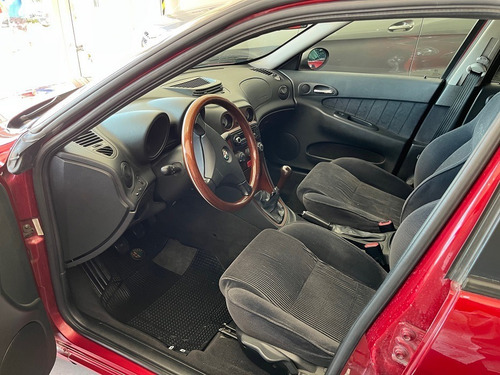 Imagen 24 de 25 de Alfa Romeo 156 2.0 T.spark