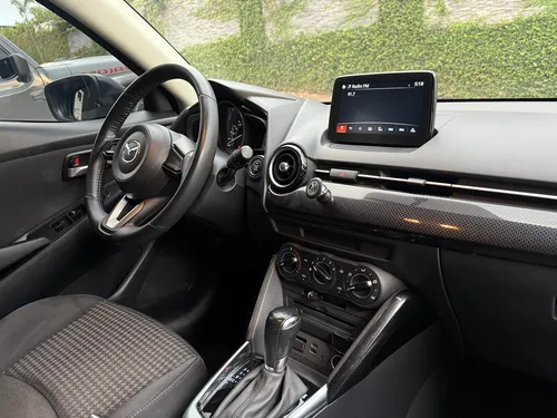 Mazda 2 1.6 touring automatico