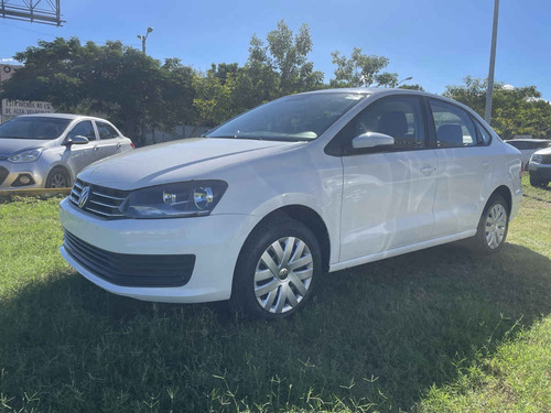 Imagen 2 de 15 de Volkswagen Vento 2019 4p Starline L4/1.6 Aut