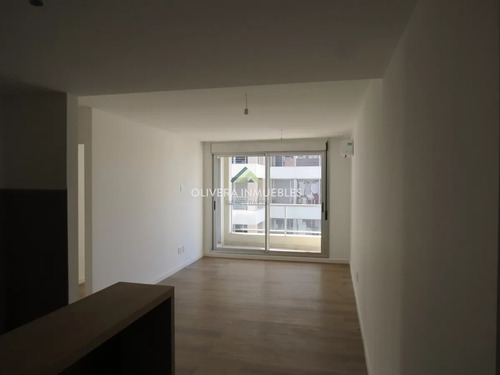 Venta Apartamento 2 Dormitorio En Centro