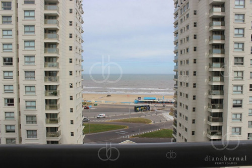 Imagen 2 de 19 de Apartamento De Lujo En Playa Brava, Punta Del Este