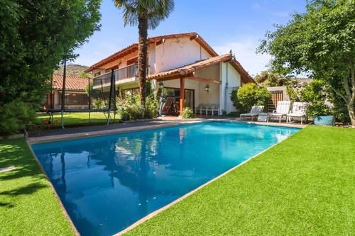 Espectacular Casa Estilo Español En Camino De Los Trapenses