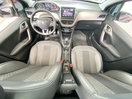 Peugeot 208 1.6 Feline