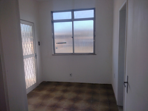 Vendo Galpão Aberto Com Dois Apartamentos Bairro De Brás De