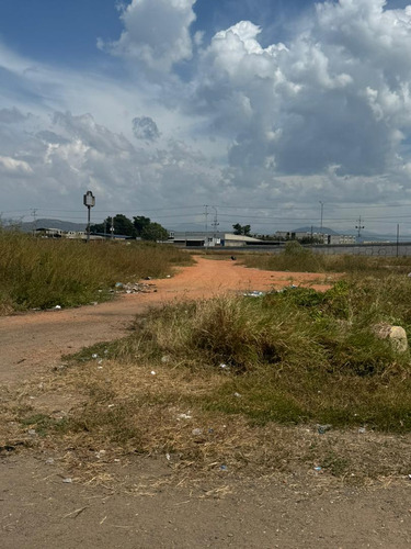 Se Vende Terreno En El Sector Redoma Los Pájaros