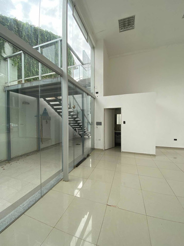Imagen 2 de 13 de Local Comercial En Alquiler Tablada Parck Zona Norte