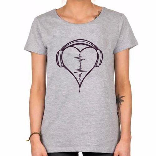 Remera De Mujer Corazon Escuchando Musica Amor Arte Alma Son