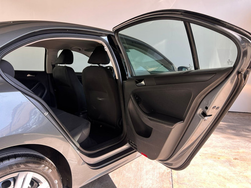 Volkswagen Jetta 2.0 Tiptronic At