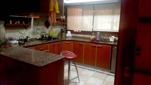 Casa En Venta 5 Ambientes En Lanús Este