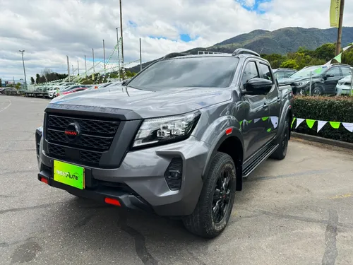 Nissan Frontier PRO- 4X 4X4 AT