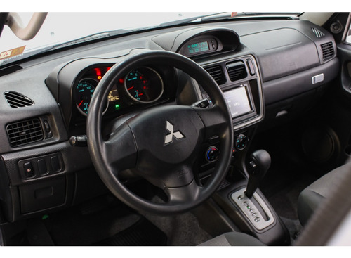 Mitsubishi Pajero TR4 2.0 4X2 16V 140CV FLEX 4P AUTOMÁTICO