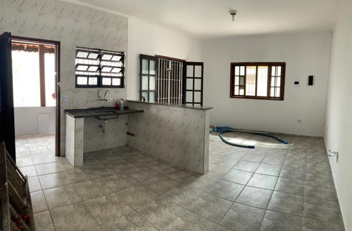 Imagem 5 de 26 de Casa Próximo À Comércios Com Área De Lazer, Piscina E Churrasqueira, No Balneário Gaivota Em Itanhaém, À 1.800 Metros Do Mar