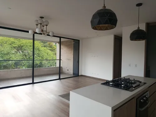 Apartamento En Arriendo Ubicado En El Poblado Sector Los Balsos (27099).