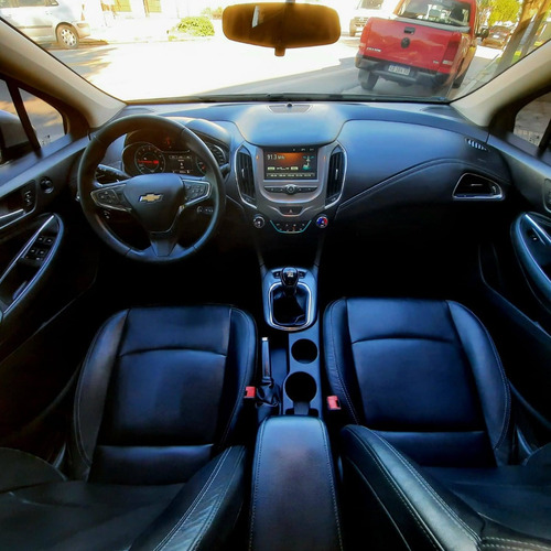 Chevrolet Cruze II 1.4 Sedan Lt